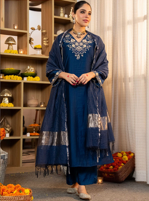 Anouk Rustic Women Ethnic Motifs Embroidered Regular Thread Work Kurta with Trousers & With Dupatta